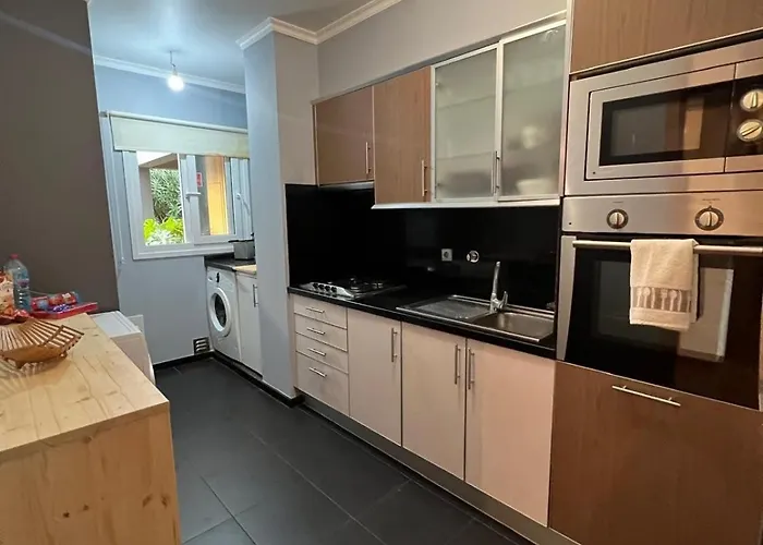 T4 Espacoso Perto Da E Aeroporto