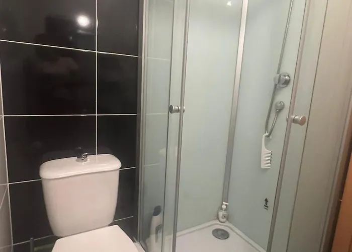 T4 Espacoso Perto Da E Aeroporto *