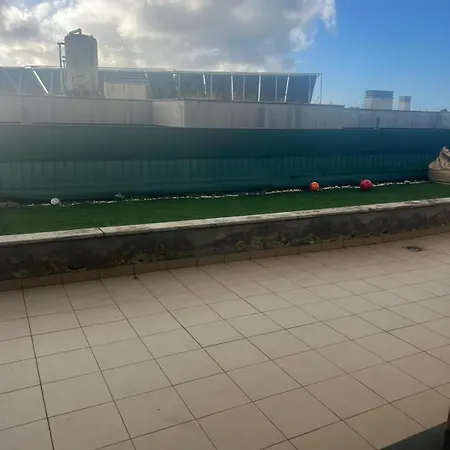 Moderno Familias Ou Grupos * Machico (Madeira)