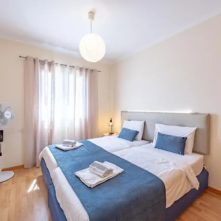 Apartment T4 Espacoso Perto Da E Aeroporto
