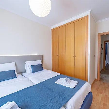 T4 Espacoso Perto Da E Aeroporto Apartment *